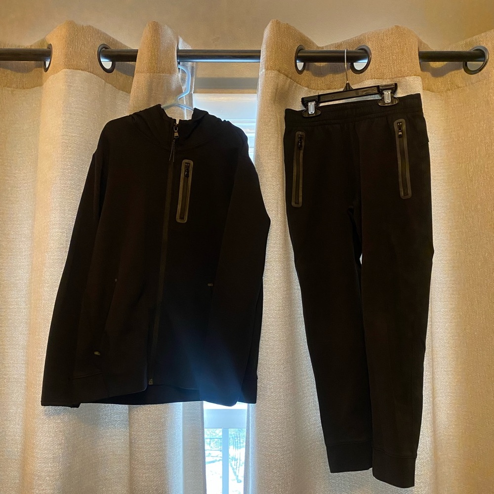 Old Navy Active Kids Black Matchibg Jacket & Joggers Set, Size M (8)